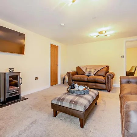 2 Bed In 91928