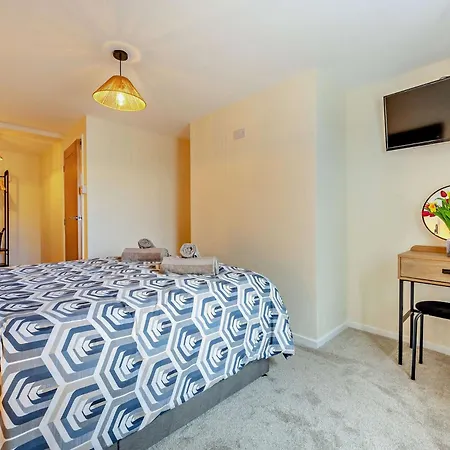2 Bed In 91928